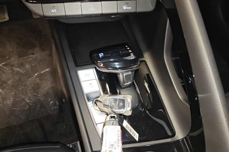 Used Hyundai Elantra 2023 1.5L CVT GLX Elite Edition Gear Lever