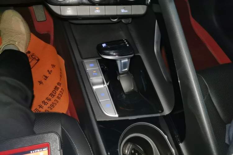 Used Hyundai Elantra 2023 1.5L CVT GLX Elite Edition Gear Lever