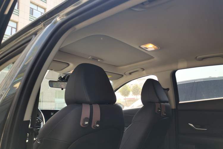 Used Hyundai Elantra 2023 1.5L CVT LUX Prestige Edition Headliner