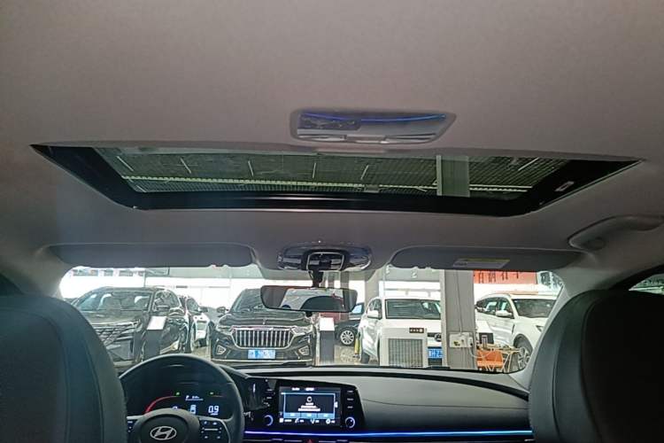 Used Hyundai Elantra 2023 1.5L CVT GLX Elite Edition Headliner