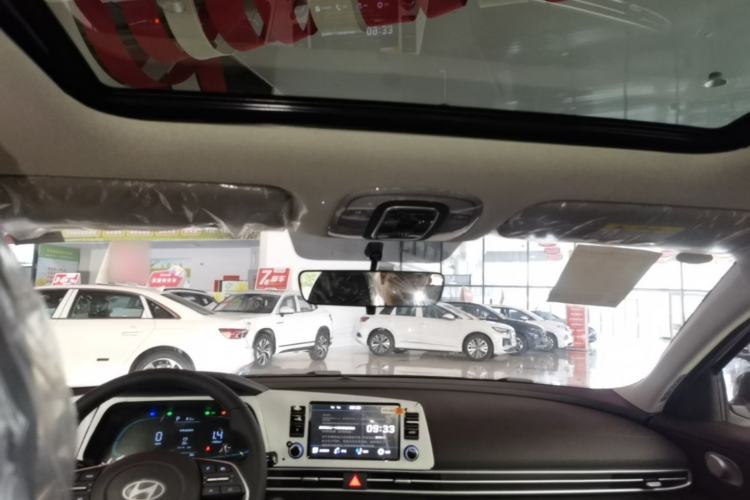 Used Hyundai Elantra 2023 1.5L CVT GLX Elite Edition Headliner