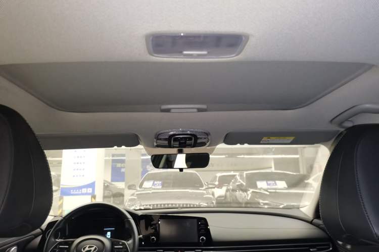 Used Hyundai Elantra 2023 1.5L CVT GLX Elite Edition Headliner