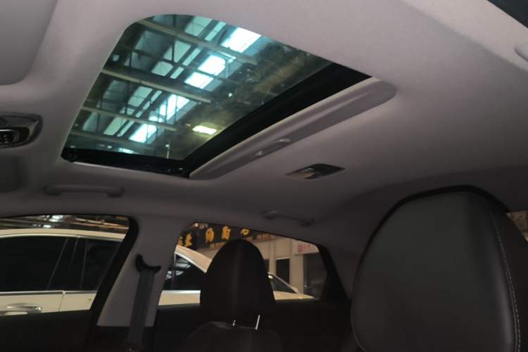 Used Hyundai Elantra 2023 1.5L CVT GLX Elite Edition Headliner