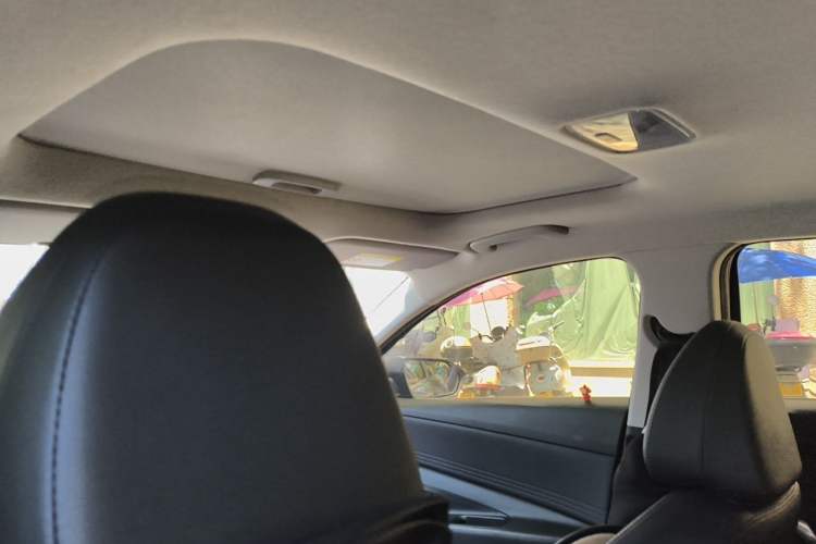Used Hyundai Elantra 2023 1.5L CVT LUX Prestige Edition Headliner