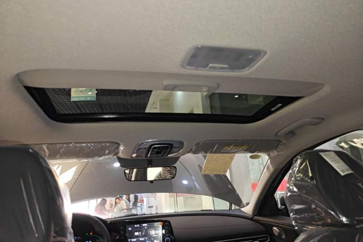 Used Hyundai Elantra 2023 1.5L CVT GLX Elite Edition Headliner