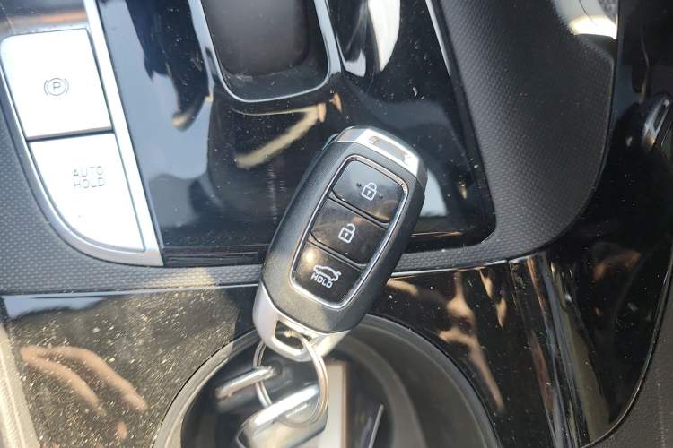 Used Hyundai Elantra 2023 1.5L CVT GLX Elite Edition Interior 1