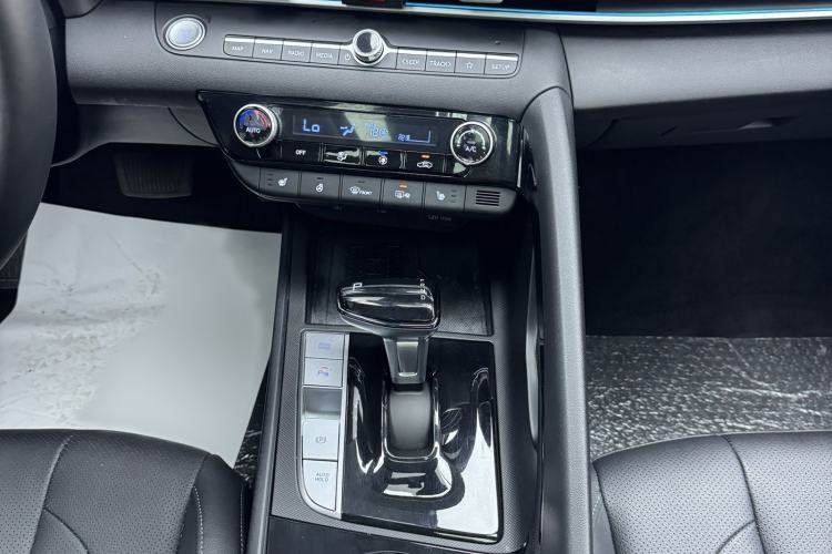 Used Hyundai Elantra 2023 1.5L CVT TOP Flagship Edition Interior 2