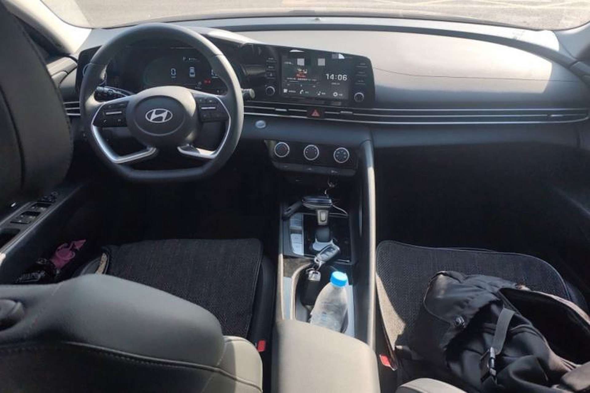 Used Hyundai Elantra 2023 1.5L CVT GLX Elite Edition Interior 2