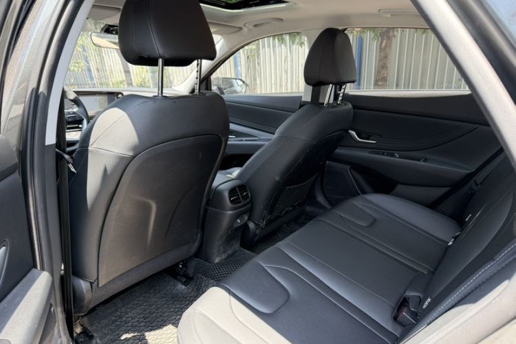 Used Hyundai Elantra 2023 1.5L CVT GLX Elite Edition Interior 3