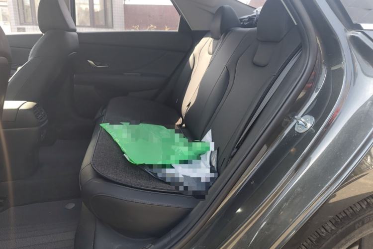 Used Hyundai Elantra 2023 1.5L CVT GLX Elite Edition Interior 4