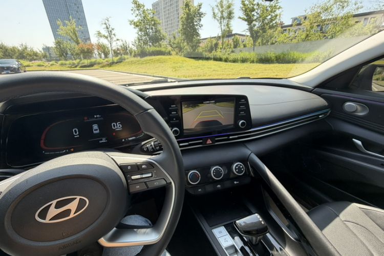 Used Hyundai Elantra 2023 1.5L CVT GLX Elite Edition Interior 5