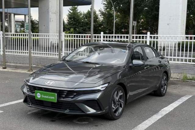 Ojetý Hyundai Elantra 2023 1.5L CVT LUX Prestige Edition