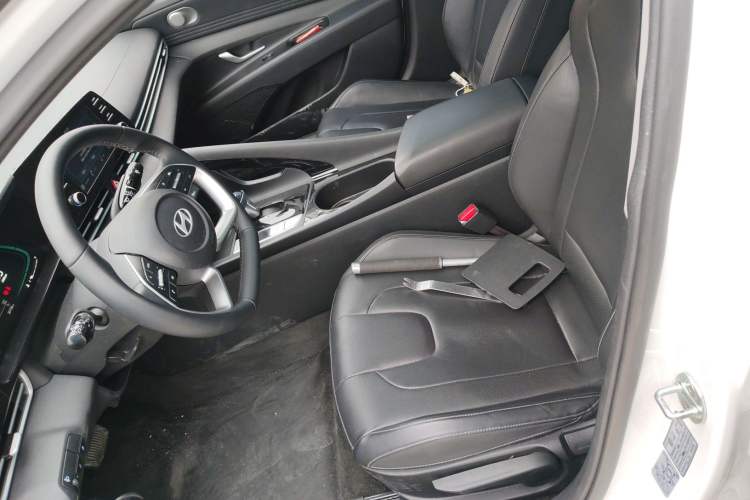 Used Hyundai Elantra 2023 1.5L CVT GLX Elite Edition Left Front Seat