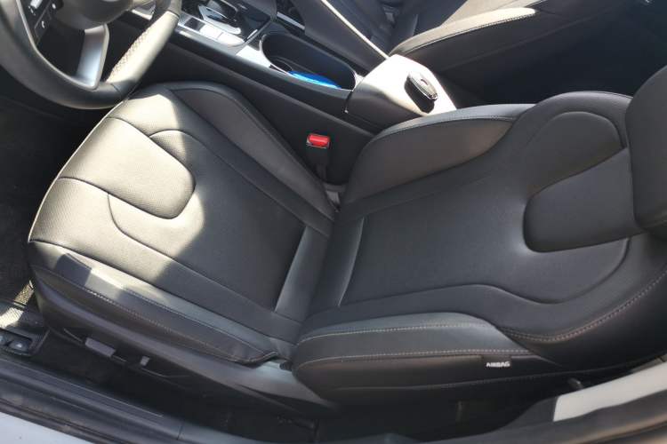 Used Hyundai Elantra 2023 1.5L CVT LUX Prestige Edition Left Front Seat