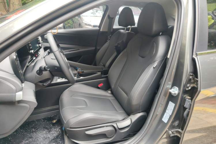 Used Hyundai Elantra 2023 1.5L CVT GLX Elite Edition Left Front Seat