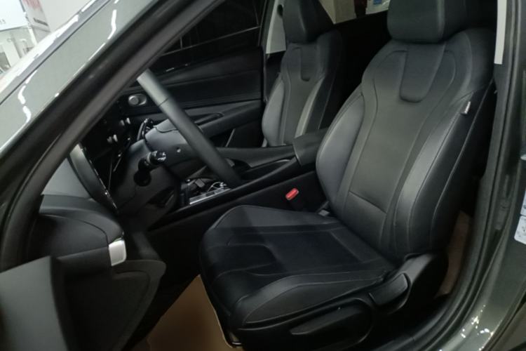Used Hyundai Elantra 2023 1.5L CVT GLX Elite Edition Left Front Seat