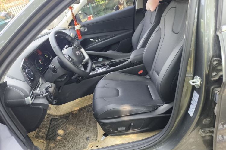 Used Hyundai Elantra 2023 1.5L CVT LUX Prestige Edition Left Front Seat
