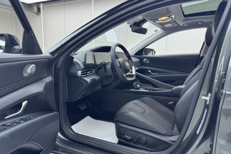 Used Hyundai Elantra 2023 1.5L CVT TOP Flagship Edition Left Front Seat