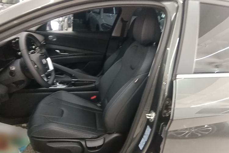 Used Hyundai Elantra 2023 1.5L CVT GLX Elite Edition Left Front Seat