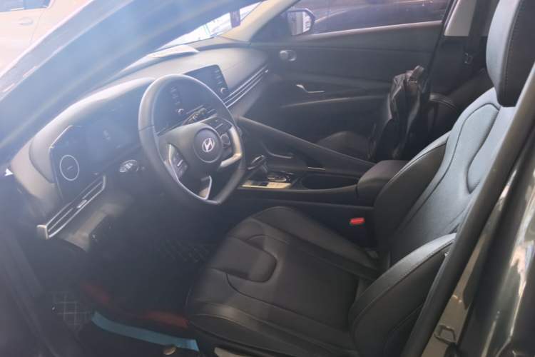 Used Hyundai Elantra 2023 1.5L CVT GLX Elite Edition Left Front Seat