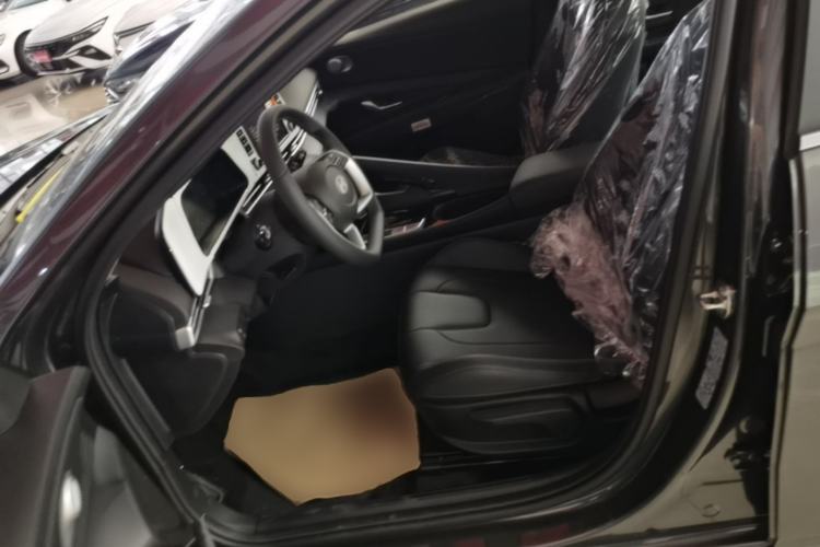 Used Hyundai Elantra 2023 1.5L CVT GLX Elite Edition Left Front Seat