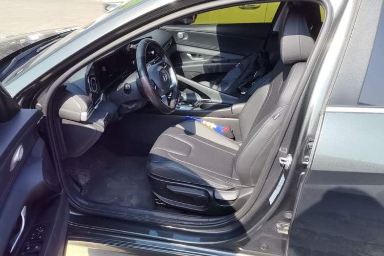 Used Hyundai Elantra 2023 1.5L CVT GLX Elite Edition Left Front Seat