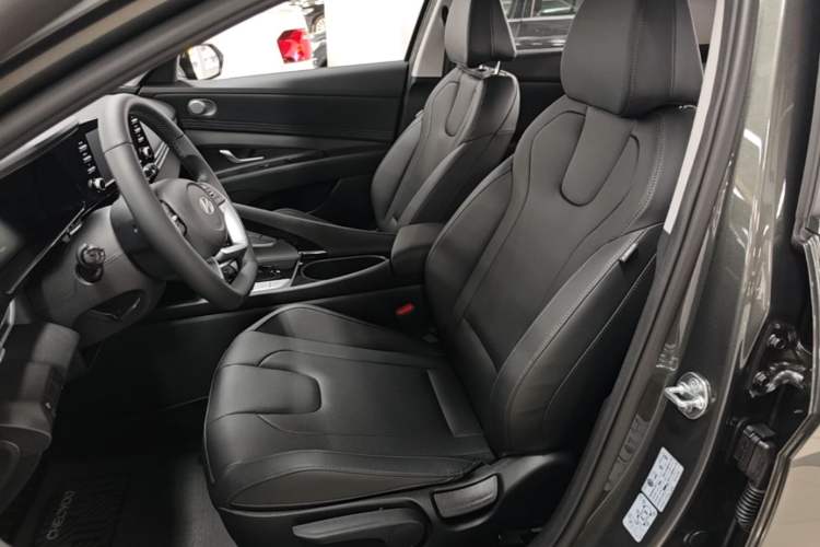 Used Hyundai Elantra 2023 1.5L CVT GLX Elite Edition Left Front Seat