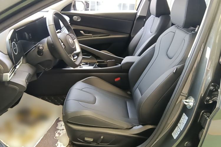 Used Hyundai Elantra 2023 1.5L CVT LUX Prestige Edition Left Front Seat