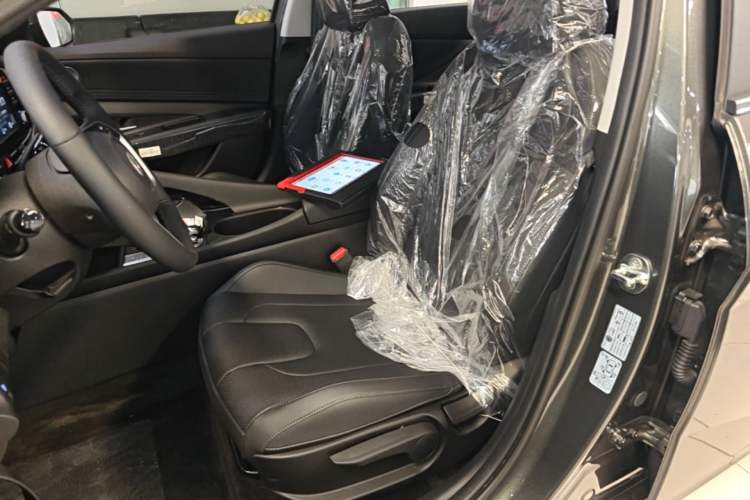 Used Hyundai Elantra 2023 1.5L CVT GLX Elite Edition Left Front Seat