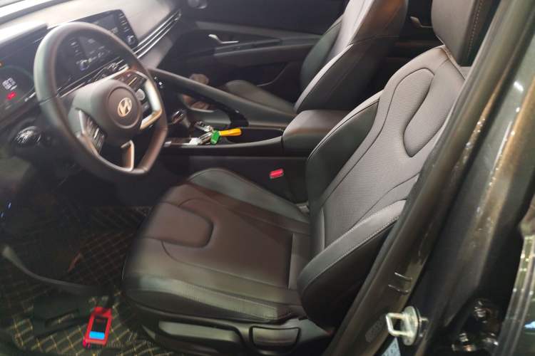 Used Hyundai Elantra 2023 1.5L CVT GLX Elite Edition Left Front Seat