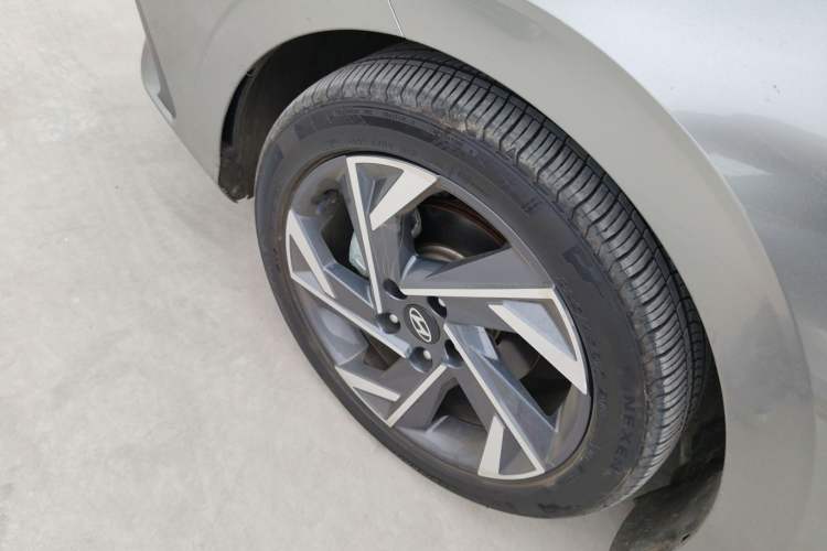 Used Hyundai Elantra 2023 1.5L CVT GLX Elite Edition Left Front Wheel Hub