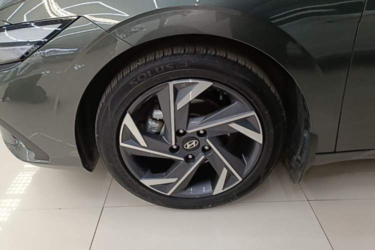 Used Hyundai Elantra 2023 1.5L CVT GLX Elite Edition Left Front Wheel Hub