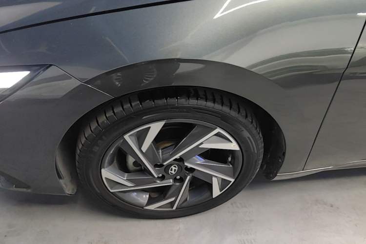 Used Hyundai Elantra 2023 1.5L CVT LUX Prestige Edition Left Front Wheel Hub
