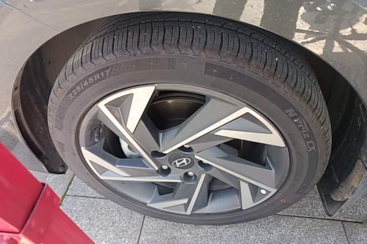 Used Hyundai Elantra 2023 1.5L CVT GLX Elite Edition Left Front Wheel Hub