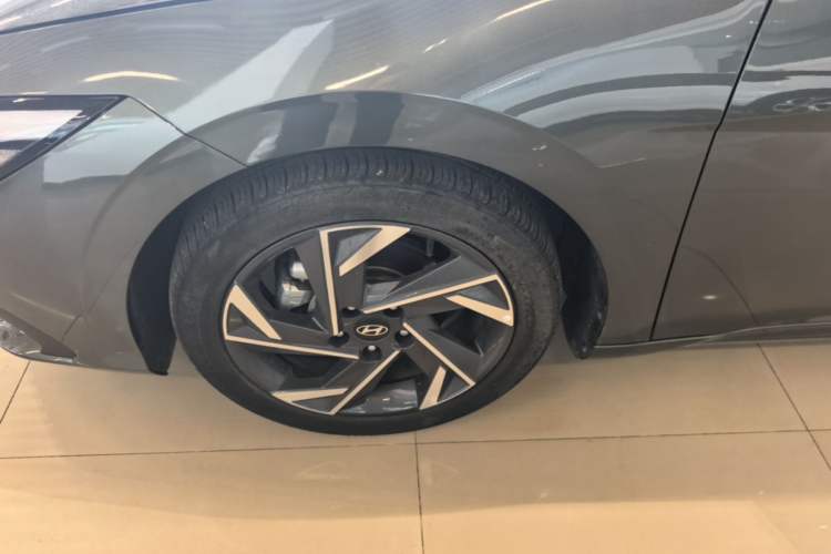 Used Hyundai Elantra 2023 1.5L CVT GLX Elite Edition Left Front Wheel Hub