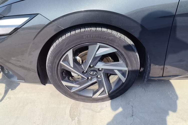 Used Hyundai Elantra 2023 1.5L CVT GLX Elite Edition Left Front Wheel Hub