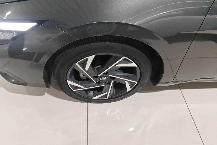 Used Hyundai Elantra 2023 1.5L CVT GLX Elite Edition Left Front Wheel Hub