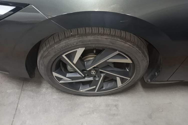 Used Hyundai Elantra 2023 1.5L CVT GLX Elite Edition Left Front Wheel Hub