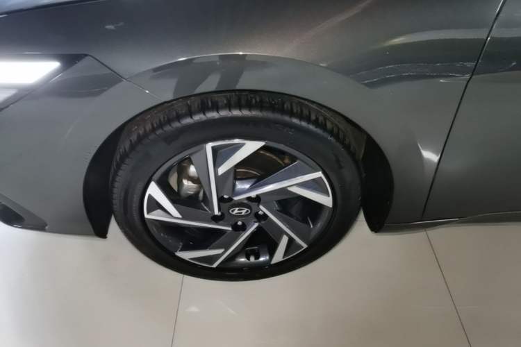 Used Hyundai Elantra 2023 1.5L CVT GLX Elite Edition Left Front Wheel Hub