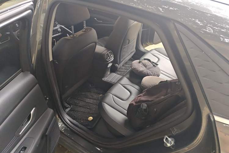 Used Hyundai Elantra 2023 1.5L CVT LUX Prestige Edition Left Rear Seat