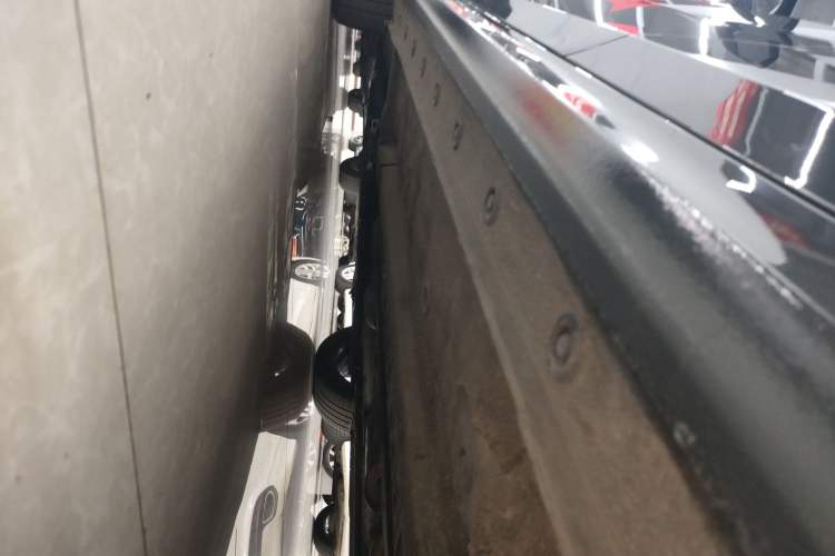 Used Hyundai Elantra 2023 1.5L CVT GLX Elite Edition Left Side Sill