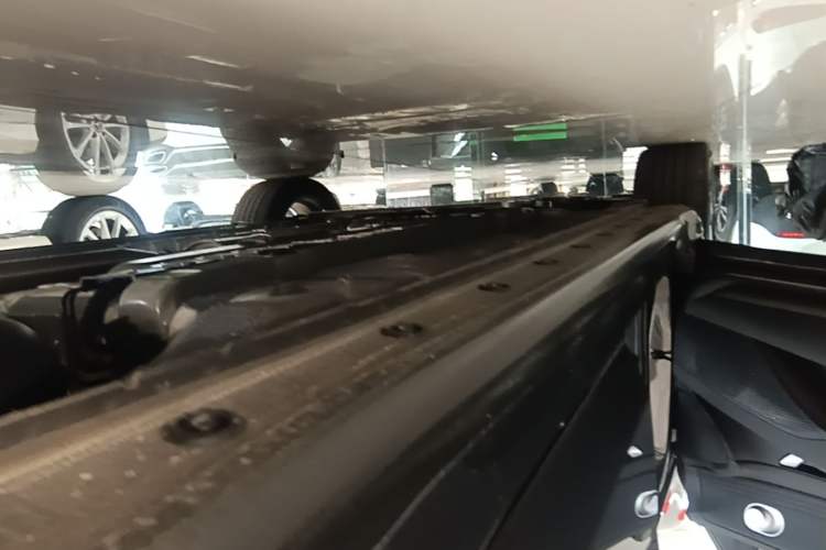 Used Hyundai Elantra 2023 1.5L CVT GLX Elite Edition Left Side Sill
