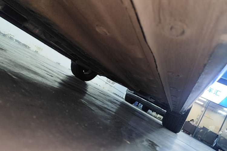 Used Hyundai Elantra 2023 1.5L CVT LUX Prestige Edition Left Side Sill