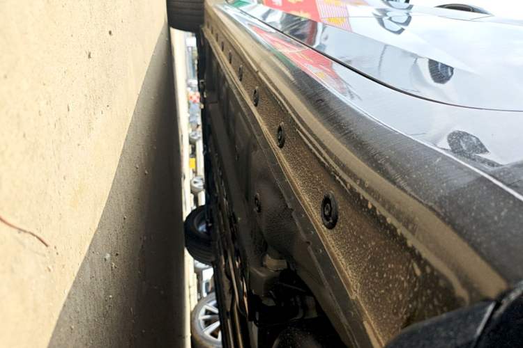 Used Hyundai Elantra 2023 1.5L CVT GLX Elite Edition Left Side Sill