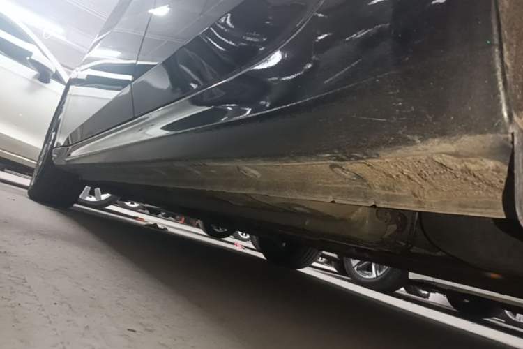 Used Hyundai Elantra 2023 1.5L CVT GLX Elite Edition Left Side Sill