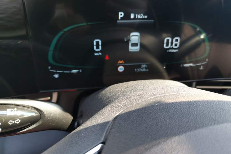 Used Hyundai Elantra 2023 1.5L CVT LUX Prestige Edition Odometer Close Up
