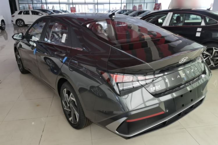 Used Hyundai Elantra 2023 1.5L CVT GLX Elite Edition Rear Left 45 Deg