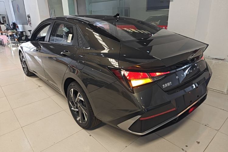 Used Hyundai Elantra 2023 1.5L CVT GLX Elite Edition Rear Left 45 Deg