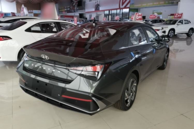 Used Hyundai Elantra 2023 1.5L CVT GLX Elite Edition Rear Right 45 Deg