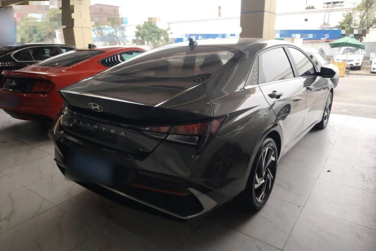Used Hyundai Elantra 2023 1.5L CVT GLX Elite Edition Rear Right 45 Deg